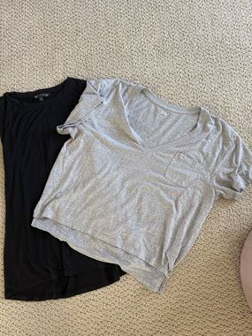 Madewell Heather Gray V-Neck Crop Tee & Black Layering Tank